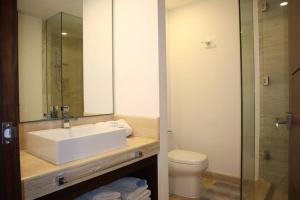 Luxury Apt with Balcony, Marina Puerto Cancún