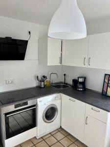 Central 5-Bed Apartment, A46 & Central Station & Wi-Fi