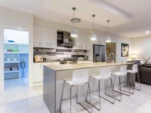 Serenity Retreat Noosa Luxury Guest Suite w Private Solar Heated Pool