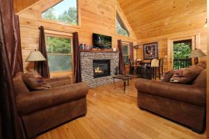 Thunder Bear Hideaway By Colonial Properties