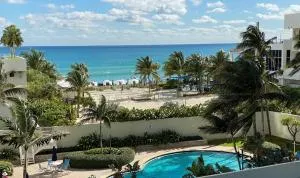 Large Oceanview Beach 2 2 Comfortable Apartment - Hollywood Beach