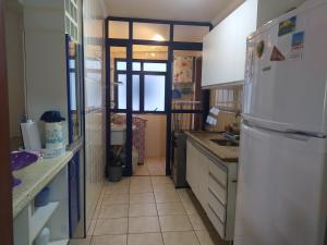 Apto 12-2 com churrasqueira - Beira mar - Sirlei Ubatuba