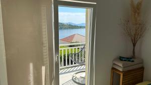 Apartments by the sea Korcula - 9158