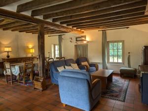 Maisons de vacances Ferme renovee avec jardin arbore en campagne, Wi-Fi fibre, pres de Sologne et Berry - FR-1-590-18 : photos des chambres