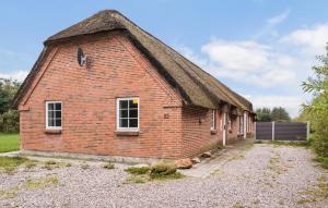 7 Bedroom Lovely Home In Ulfborg - 5hvězdičkové hotely ve městě Ulfborg