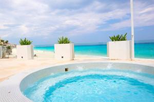 Ocean view, sleep to the sound of the waves