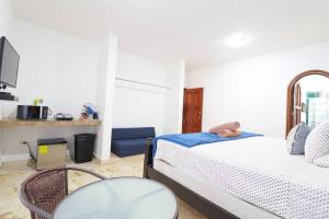 Cozy King Bed Room in the Heart of the City