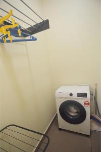 Afiniti 2BR Sunlit Designer - 3 Min To Legoland