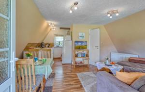 2 Bedroom Stunning Home In Dabel