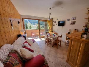 Appartements Charmant appartement 2 pieces avec balcon a Montgenevre - FR-1-266-235 : photos des chambres