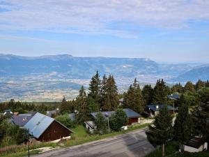 Charmant studio à Chamrousse, proche pistes et vue imprenable - FR-1-549-145