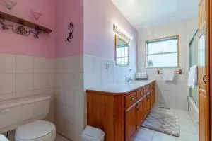 Guildford Bungalow Near Downtown - 5 Min to Coquitlam - غيلدفورد