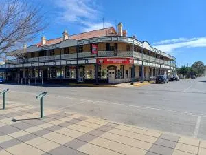 PETERBOROUGH HOTEL - Orroroo