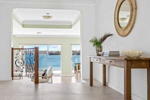 Ocean Front Luxury The Lambeth Walk