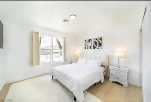 理想的家 - Henderson