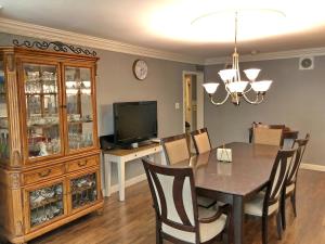 Huge 4-Bed House, Walk to Medical Center, MD Anderson, NRG, Rice, Free Parking