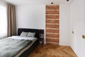 NEW! WARM and COSY apartment with private ENTRANCE and PARKING in a city center