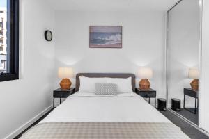 Portside Paradise - Steps away from the Port