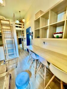 proche kedge et universitée appartement cosy avec parking ,cuisine équipée ,sdb et jardin