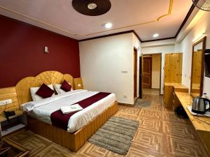 Krishana Cottage A Pure Veg !!!300 m From Hadimba Temple!!!Balcony Rooms!!!Veg Restaurant!!!Couple Friendly!!!Family Cottage!!!