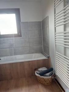 Maisons de vacances Maison Les Pins : photos des chambres