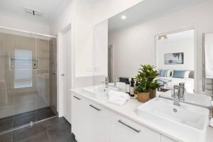 Modern Seaside Escape on the Coast