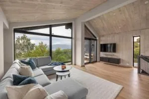 Villa Nansen - New Exclusive Villa, multiple units - Mestervik