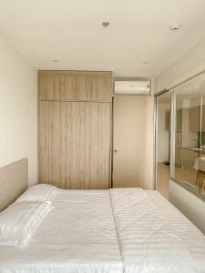 Leo House - The Song Building (Angia)