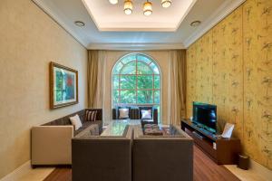 Crystal Valley CC Golden Village