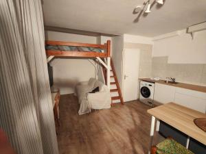 Studio rénové centre-ville Nîmes