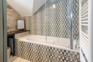 Appartements Gite De Myans 15 Personnes : photos des chambres