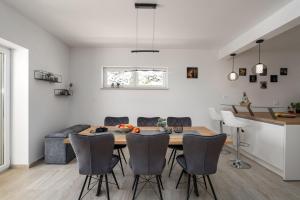 Seaview Villa Mare Visum in a peaceful location