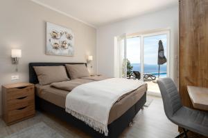 Seaview Villa Mare Visum in a peaceful location