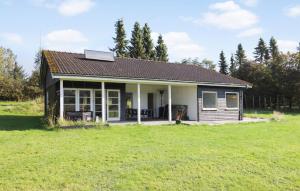 3 Bedroom Beautiful Home In Roslev