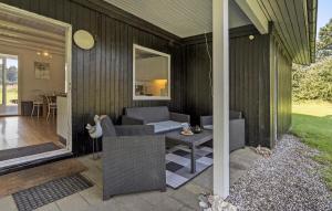 3 Bedroom Beautiful Home In Roslev