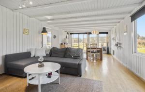 3 Bedroom Beautiful Home In Roslev