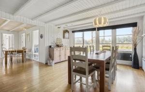 3 Bedroom Beautiful Home In Roslev