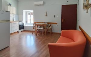 1 Bedroom Cozy Apartment In Novigrad