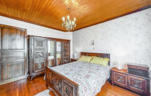 Maisons de vacances 3 Bedroom Awesome Home In Riantec : photos des chambres