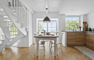 3 Bedroom Beautiful Home In Holbæk