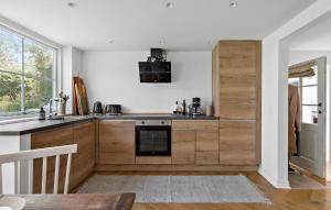 3 Bedroom Beautiful Home In Holbæk