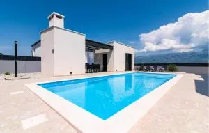 Lovely Home In Razanac With Wifi - Ražanac