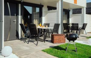 2 Bedroom Amazing Home In Sarbinowo