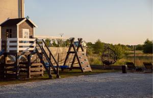 2 Bedroom Amazing Home In Sarbinowo