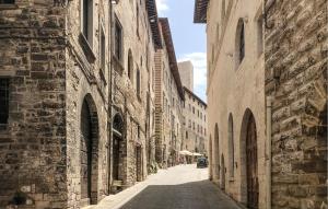 3 Bedroom Cozy Apartment In Gubbio