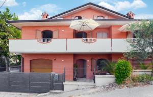 3 Bedroom Cozy Apartment In Gubbio