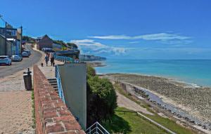 Maisons de vacances 2 Bedroom Cozy Home In Ault : photos des chambres