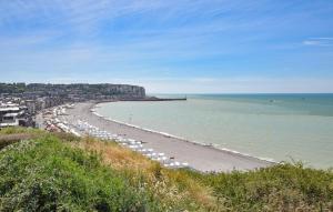 Maisons de vacances 2 Bedroom Cozy Home In Ault : photos des chambres