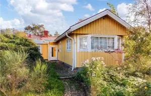 3 Bedroom Gorgeous Home In Halmstad - 梅尔比斯特兰德