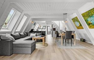 Cozy Home In Farsø With Wifi